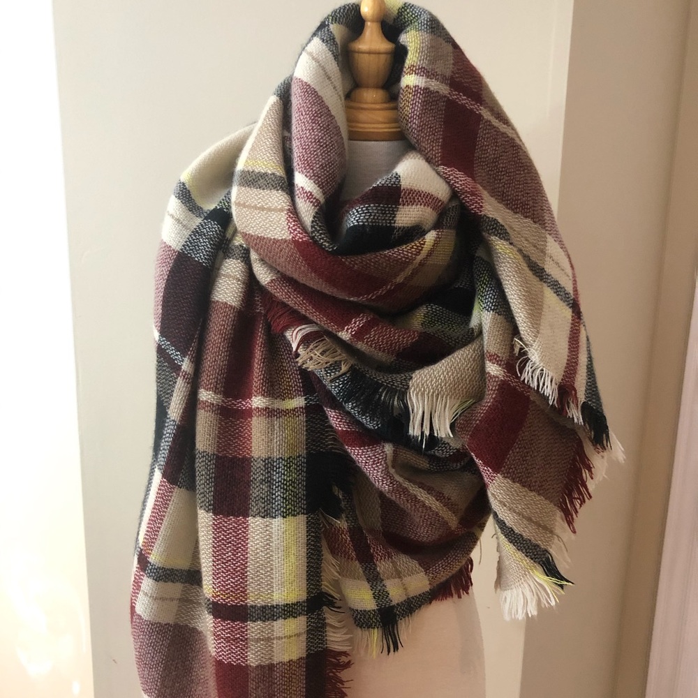 Oversized square scarf in check
